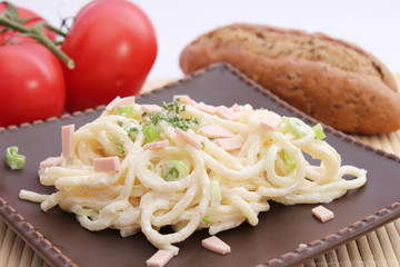 Nudelsalat mit Fleischwurst