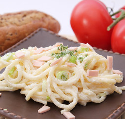 Nudelsalat mit Fleischwurst