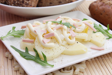 Kartoffelsalat mit Fleischwurst
