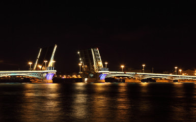 Fototapeta na wymiar Blagoveshensky bridge over Neva river in St. Petersburg