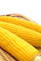 茹でたトウモロコシ