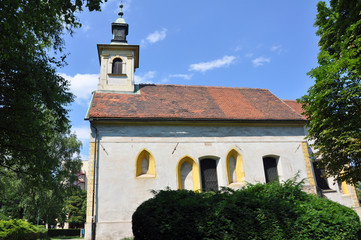 Obraz premium Church with bluesky background and park