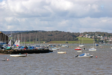 Fototapeta na wymiar boats on River Exe