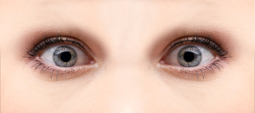 Beautiful micro shoot of  a lady´s eyes