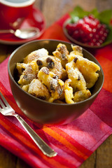 Kaiserschmarrn mit Johannisbeeren