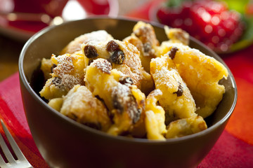 Kaiserschmarrn mit Johannisbeeren