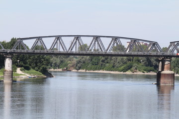 fiume po e ponte