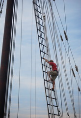 Obraz premium Man Aloft