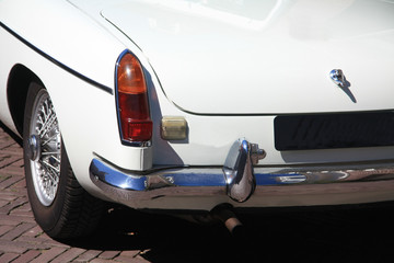 Obraz na płótnie Canvas classic white sportscar