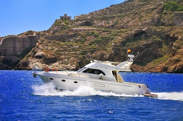 Luxury Motor Cruiser