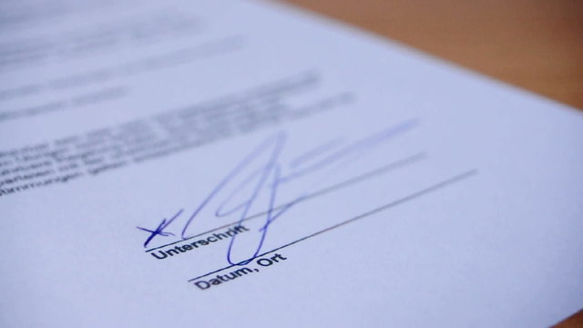 HD720p Signature on a business document