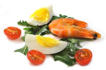 Salad of vegetables  and shrimp