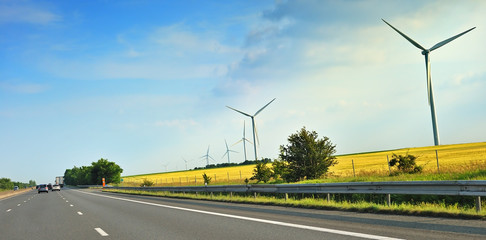 éoliennes et réseau routier