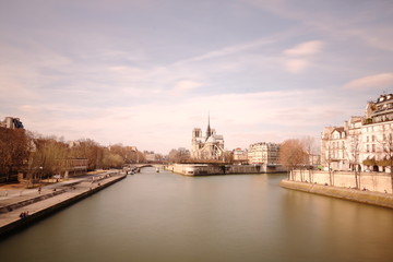Fototapeta na wymiar Notre dame and seine river, paris