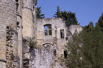 Ruine der Burg Beaufort in Luxemburg