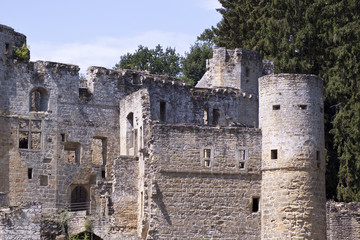 Ruine der Burg Beaufort in Luxemburg