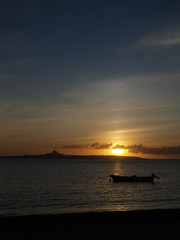 伊江島に沈む夕日