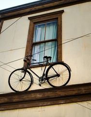 Fototapeta na wymiar bicicleta en ventana