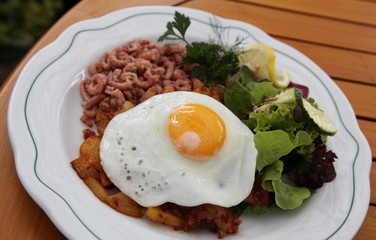 Krabben mit Spiegelei