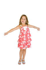 Naklejka premium niña con los brazos abiertos, aislada en fondo blanco