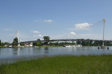 passerelle sur le rhin à strasbourg