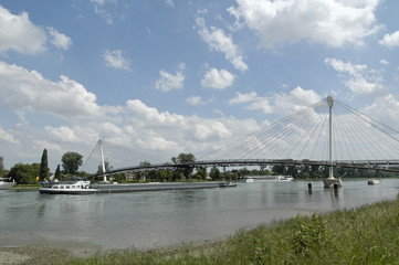 passerelle sur le rhin à strasbourg