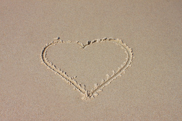 Herz im Sand