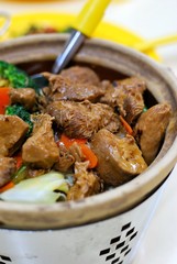 Monkey head mushrooms claypot