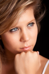 Fototapeta premium Young casual woman portrait