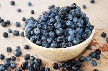 Heidelbeeren in Obstschale