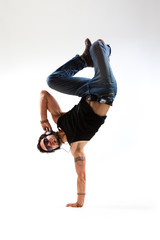 Breakdancer