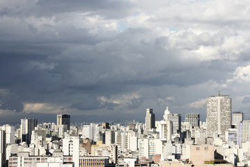 Dunkle Wolken über Sao Paulo