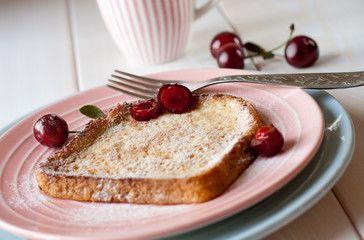 Toasted bread with cherries