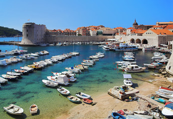 Fototapeta na wymiar Dubrovnik harbor