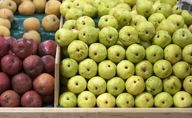 Phots of fruit being sold in grocery store