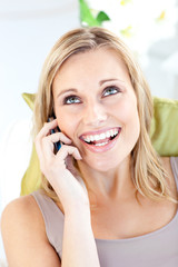 Fototapeta premium Animated caucasian woman talking on phone