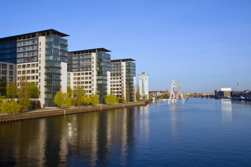 Obraz premium River Spree and the Treptowers