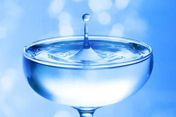 水