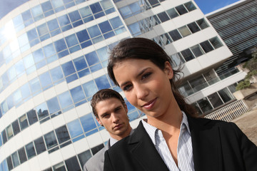 Homme et femme d'affaires