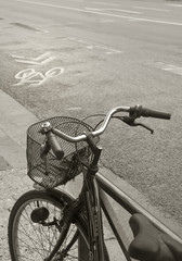 Fototapeta na wymiar Bicycle and cycle track