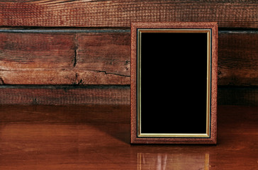 frame on table