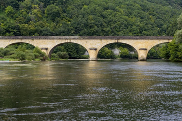 Fototapeta na wymiar viaduc, Dordogne