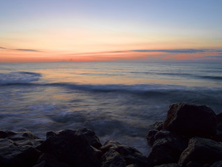 amanecer en el mar mediterraneo