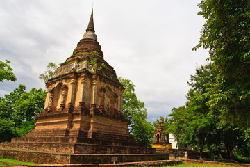 Fototapeta premium Ancient chedi in Chiang Mai