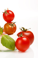 tomatoes with mozzarella and basil