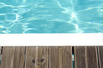 bord de piscine