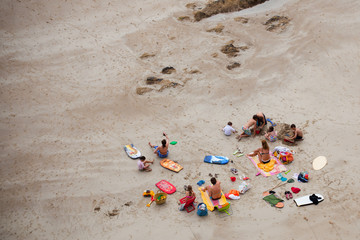 famille plage vacances sable détente soleil jouer enfant