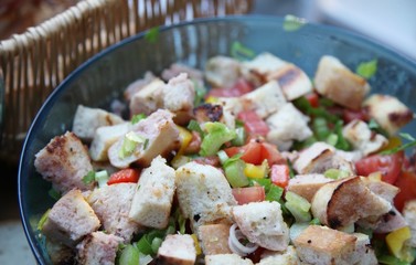 Italienischer Brotsalat