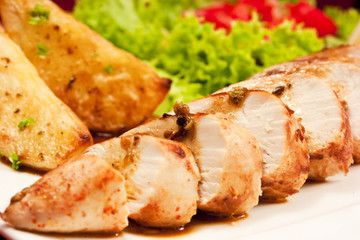 Hähnchenbrustfilet mit Ofenkartoffeln