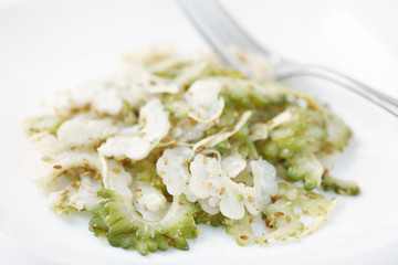 白・緑ゴーヤのごま油和え　日本産